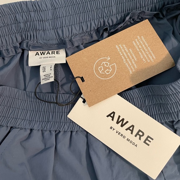 NWT Aware by Vero Moda Shorts - Picture 6 of 6